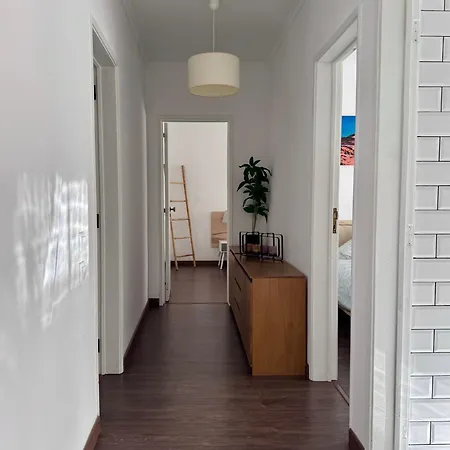 2br Near Cascais